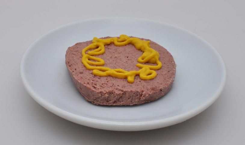 Figure 3. Liver pâté with mustard.