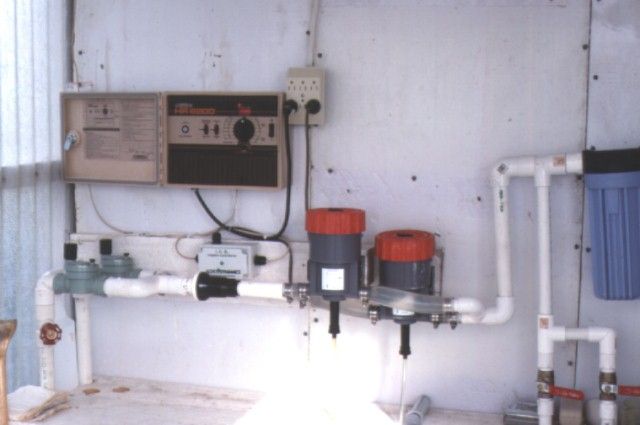 Figure 4. Irrigation controller, solenoid valves, pressure regulator, and proportioners for rockwool or perlite systems.