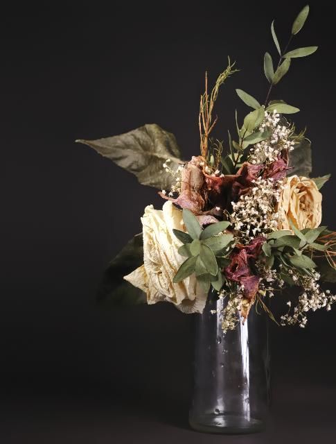 Figure 1. Arrangement of dried flowers and foliage.