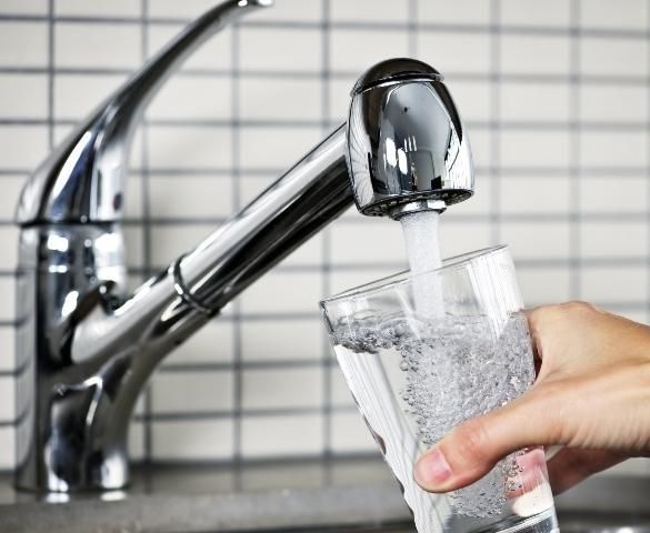 Single-lever faucets are easier to adjust than hot and cold water knobs.