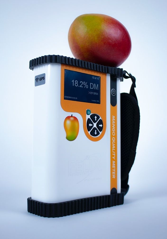 Handheld near infrared (NIR) instrument for measuring mango dry matter (DM) and soluble solids content (SSC). 