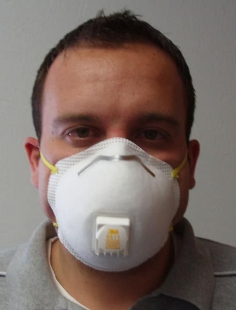 Figure 4. Dust/mist respirator.