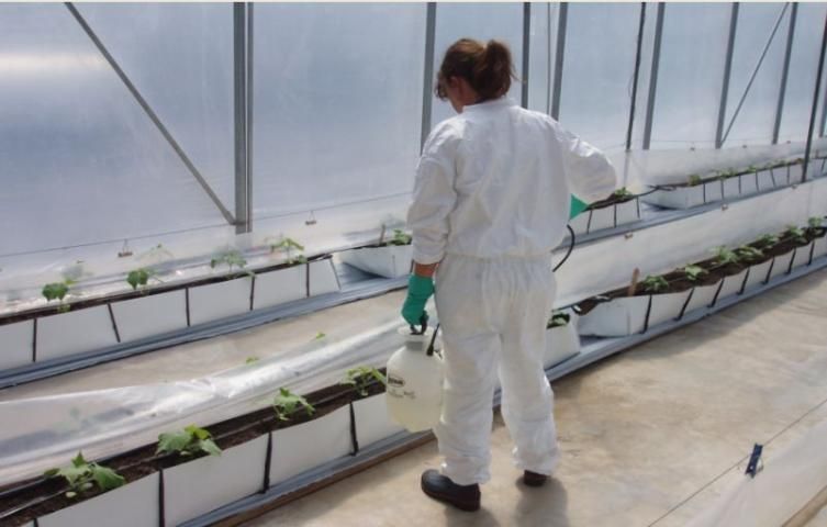 Figure 6. Overol de Tyvek®.