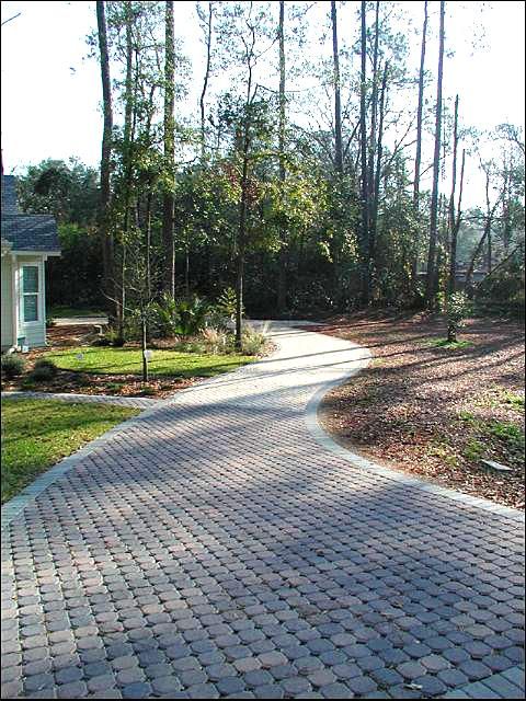 Figure 9. Pervious pavement installled for a driveway (Madera, Gainesville, FL).